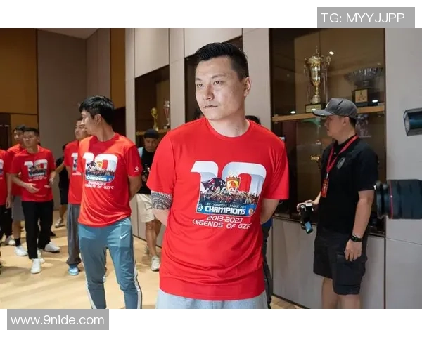 足球战术评比揭晓广州足球队荣登第八名展现强大实力与潜力 足球战术评比揭晓广州足球队荣登第八名展现强大实力与潜力