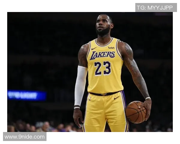 足球明星们纷纷祝贺詹姆斯的成就与辉煌时刻展现友谊与尊重 足球明星们纷纷祝贺詹姆斯的成就与辉煌时刻展现友谊与尊重